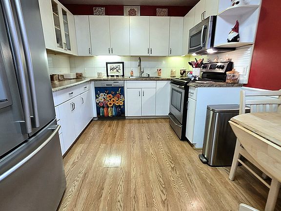 3rd image of 732 Heritage Village #C