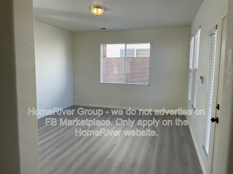 1100 Diamondback Dr NE — Photo 6