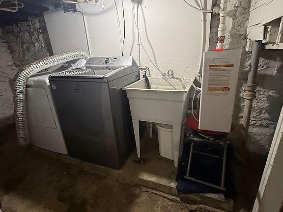 2nd image of 113 Johnson St #113