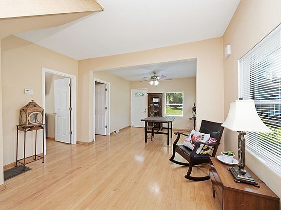 5th image of 248 W Naperville Rd