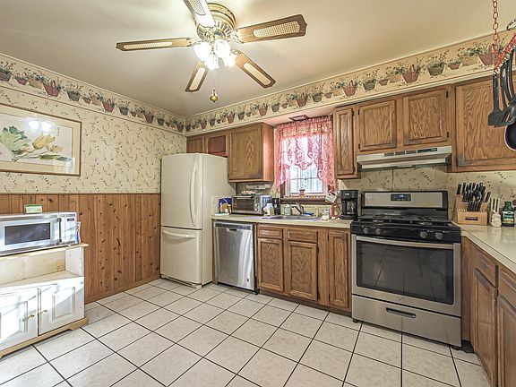 3rd image of 4546 Ocean Heights Ave