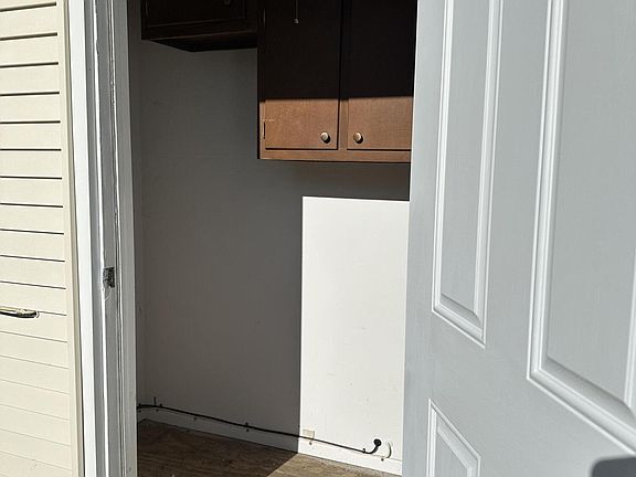 3rd image of 2196 Mt Carmel Boulevard