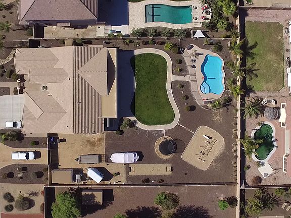3rd image of 15736 W Christy Dr