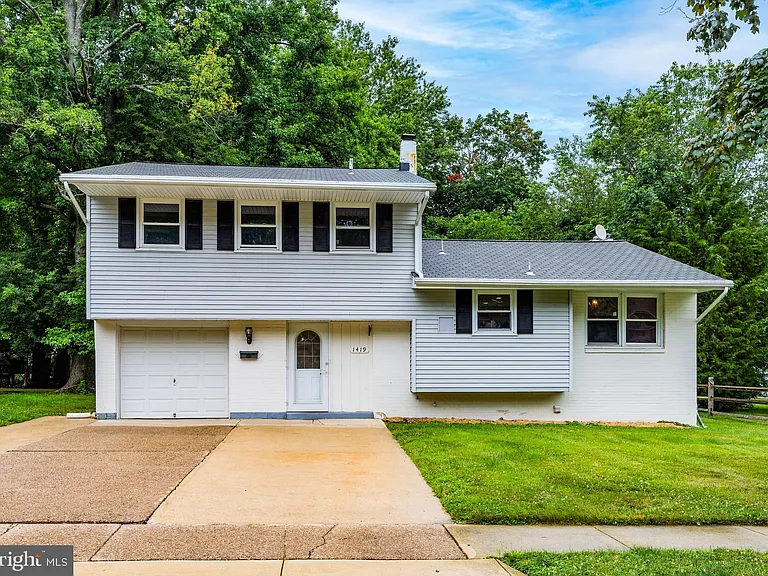 1419 Emory Rd — Photo 2