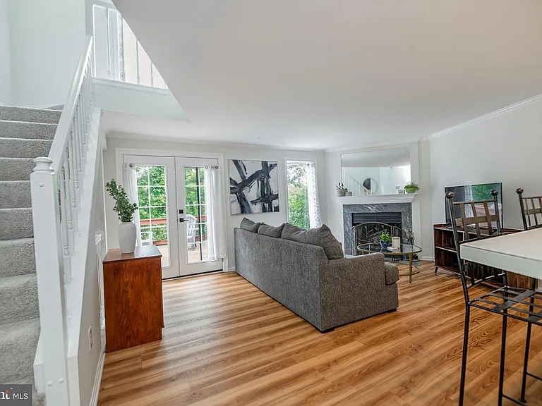 7317 Castleberg Ct — Photo 6