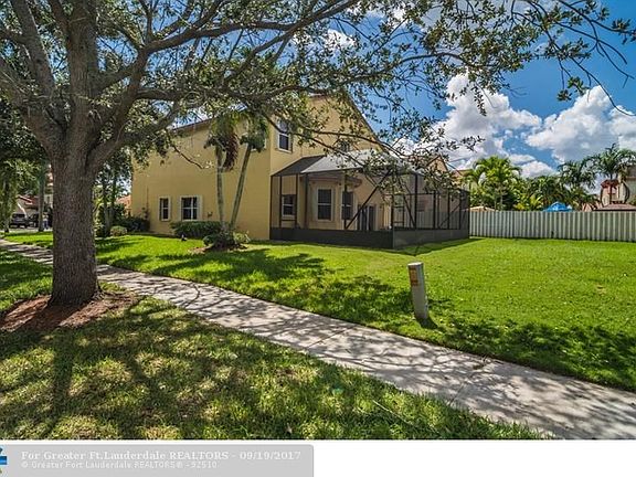 5th image of 1070 NW 184th Ter
