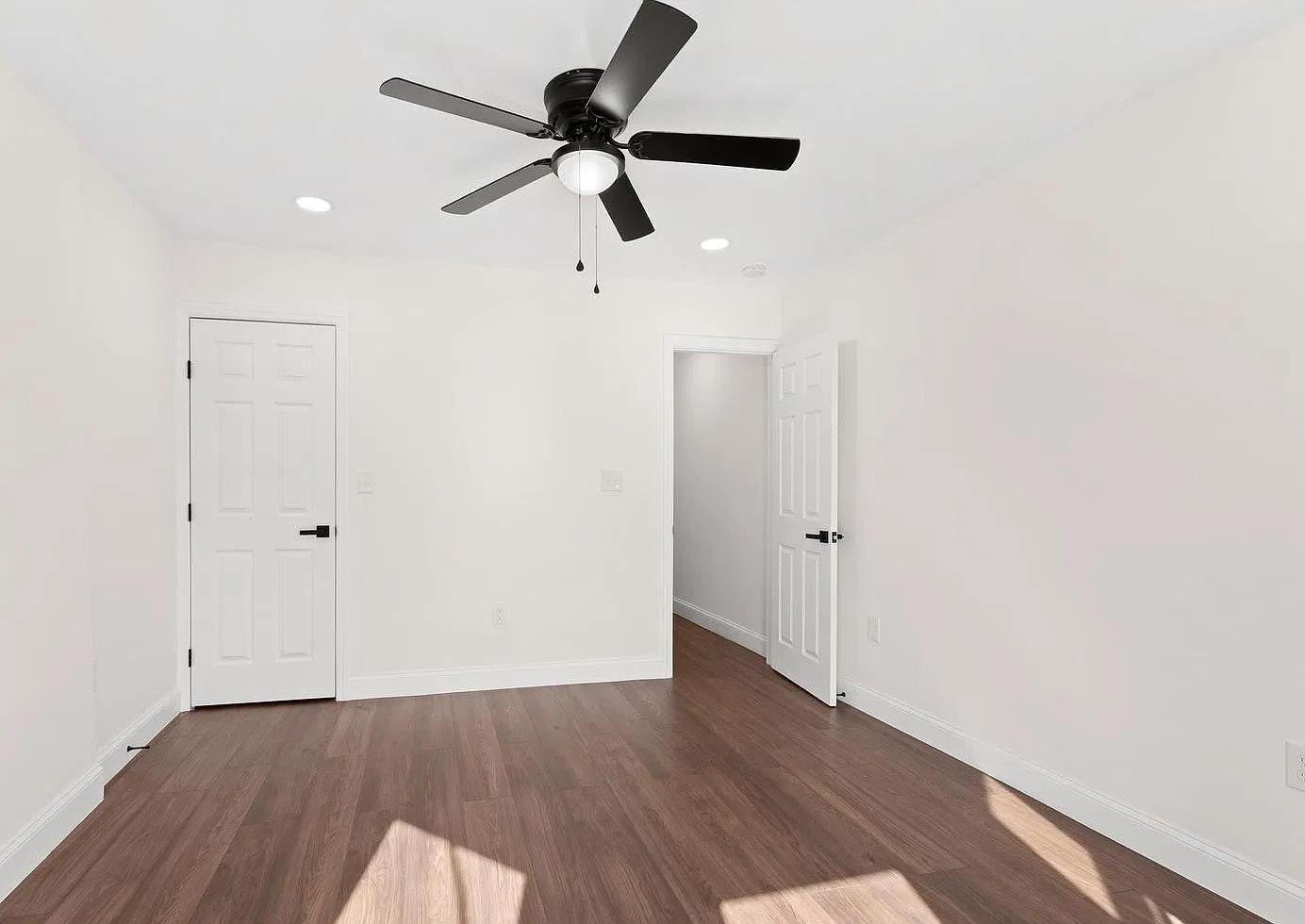 3 bed, 1636 sqft, $2,200 — Photo 2
