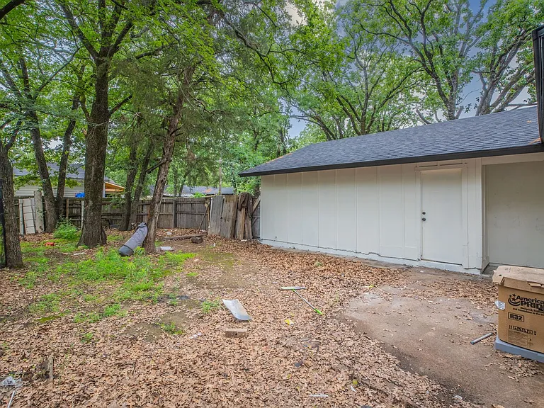 7516 Olusta Dr — Photo 25