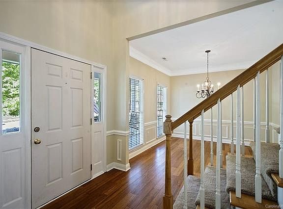 3rd image of 5611 Swanston Dr