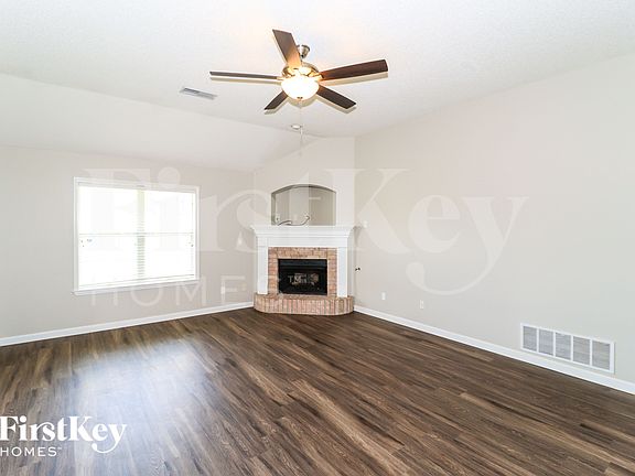 4th image of 4980 Rivercrest Ln