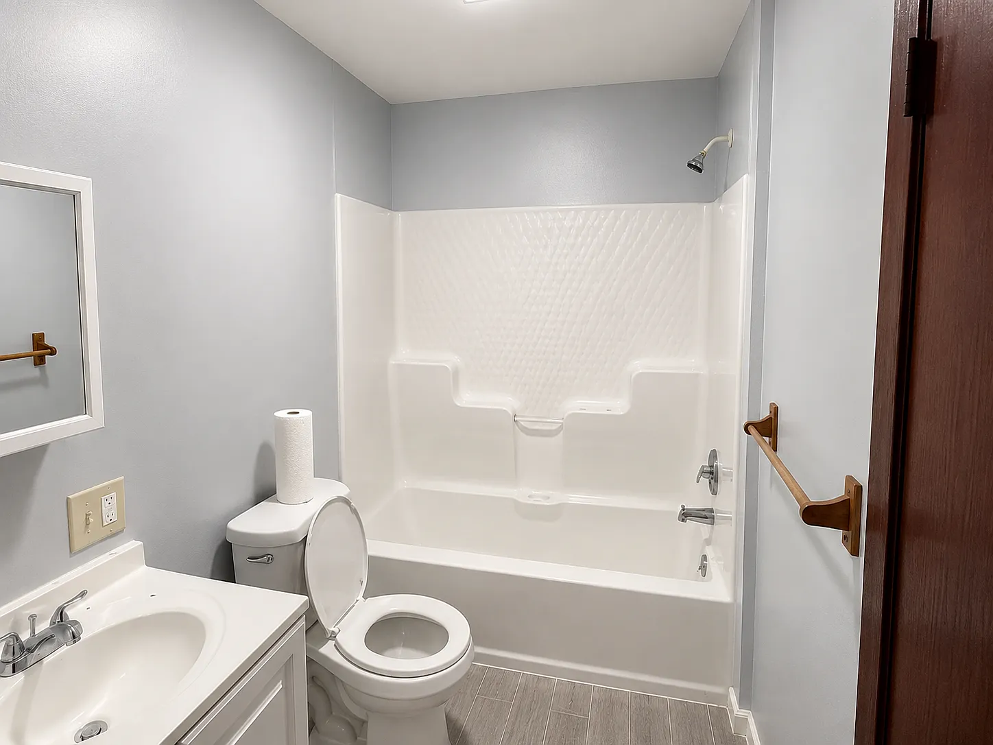 2 bed, 650 sqft, $1,820 — Photo 3