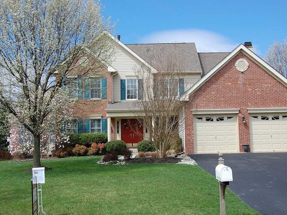 Gorgeous Expanded Home in Moorestown Hunt!