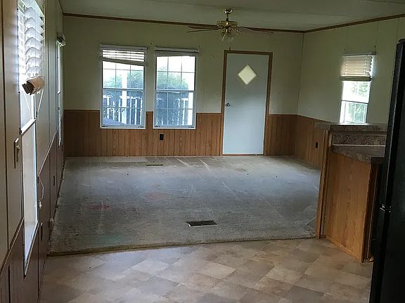 4th image of 19353 Sunset Rd