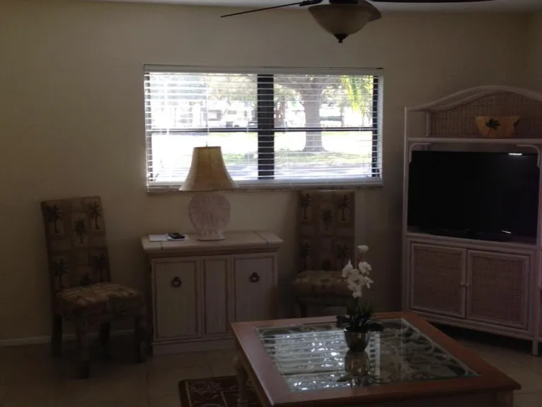 300 Parkdale Dr — Photo 12