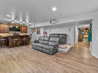 1450 Prairie Creek Blvd, Oconomowoc, WI 53066