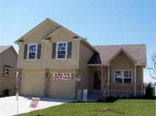 1714 NW Nicholas Dr, Grain Valley, MO 64029