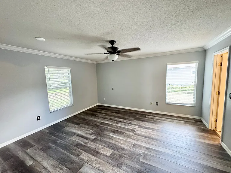 941 Park Valley Cir — Photo 20