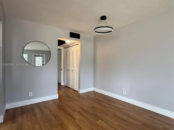 21 Windsor Dr #21-B, West Palm Beach, FL 33417