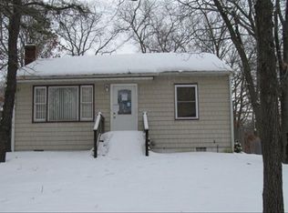 89 Panamoka Trl, Ridge, NY 11961