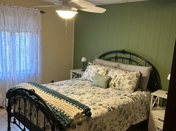 (undisclosed Address), Spruce Pine, NC 28777