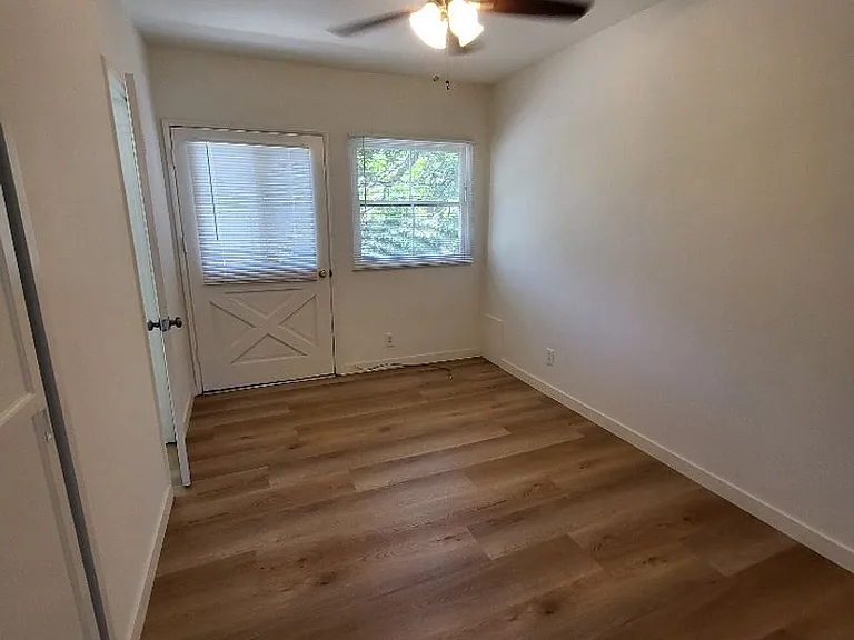 120 S Craig Ave — Photo 16