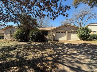 704 Meadowlark Cir, Crowley, TX 76036