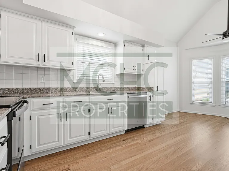 15239 Goodman St — Photo 11