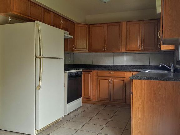 2nd image of 1814 6th St
