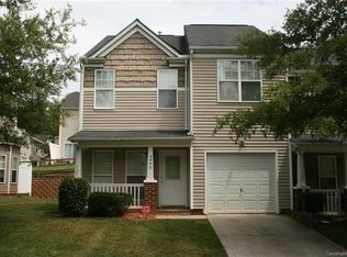 5535 Santeelah Ct, Charlotte, NC 28217