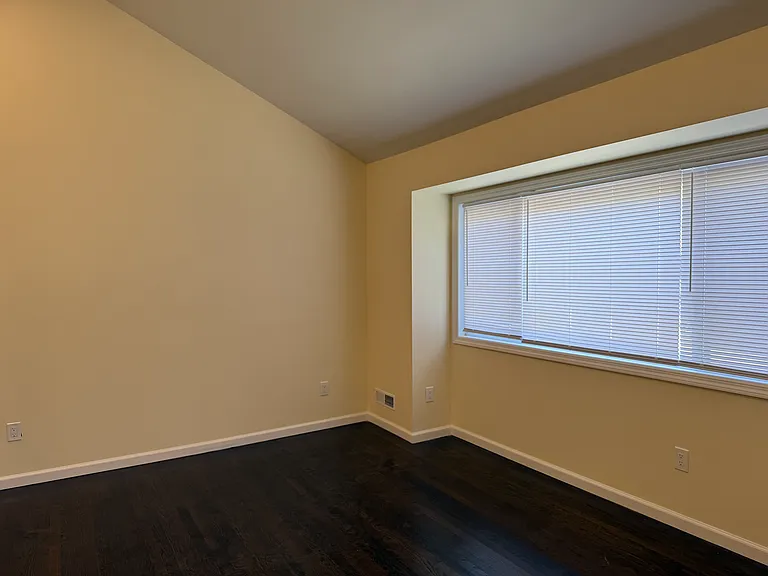 11 Holle Pl #1 — Photo 8