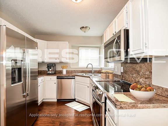 3rd image of 218 California Dr