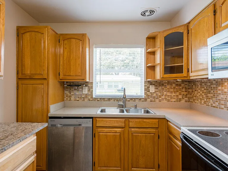 4227 W Bay View Ave — Photo 17