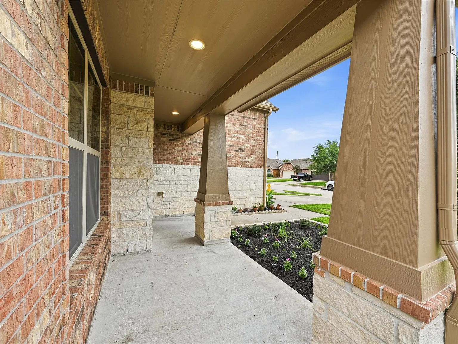 4 bed, 3.5 bath, 2989 sqft, $2,900 — Photo 4