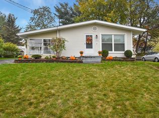 392 Rutland St, Akron, OH 44305