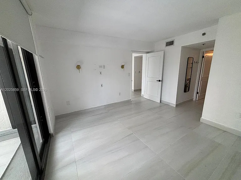 540 Brickell Key Dr #1024 — Photo 19