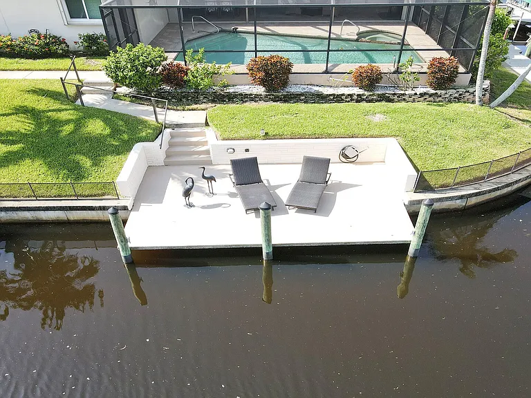 SE 10th Ln — Photo 14