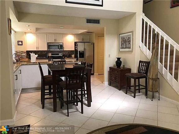 4th image of 503 Andover Ct #503