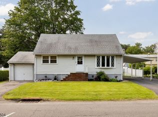 459 Riverview Dr, Totowa, NJ 07512