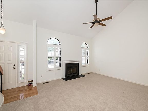 4th image of 939 Quail Meadows Ct #A