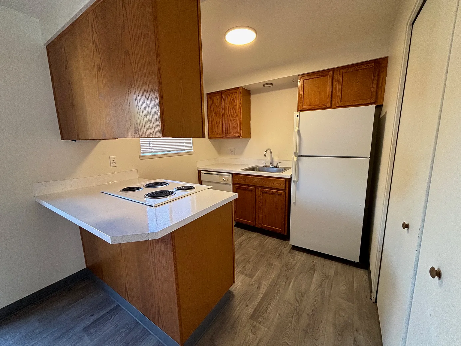 2 bed, 800 sqft, $1,400 — Photo 3