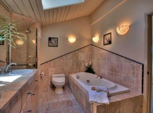 5059 84th Ave SE, Mercer Island, WA 98040