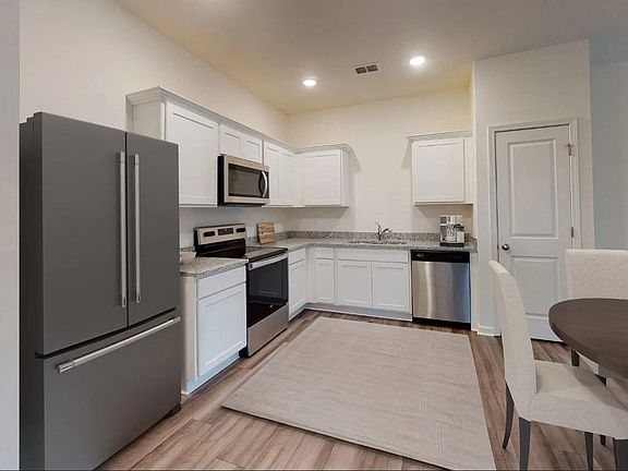 4th image of 3013 Fulong Dr
