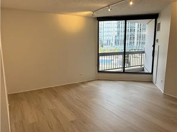 742 N Wells St, Chicago, IL 60654