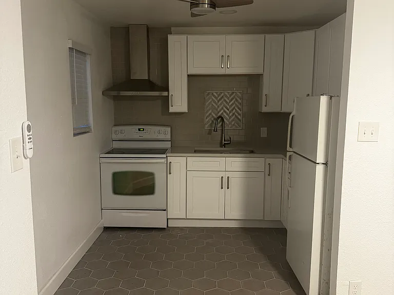 1638 W Woodlawn Ave #5 — Photo 4