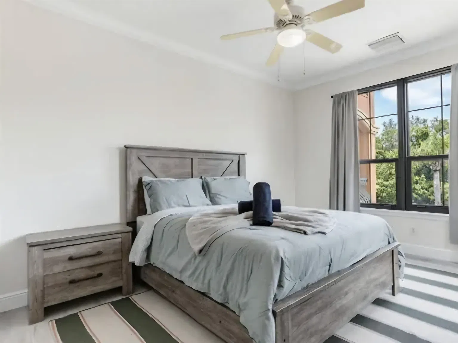 2 bed, 1309 sqft, $2,600 — Photo 3