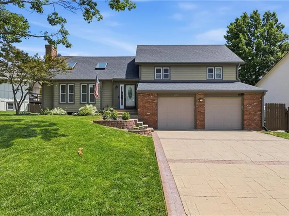 6815 Acuff St, Shawnee, KS 66216