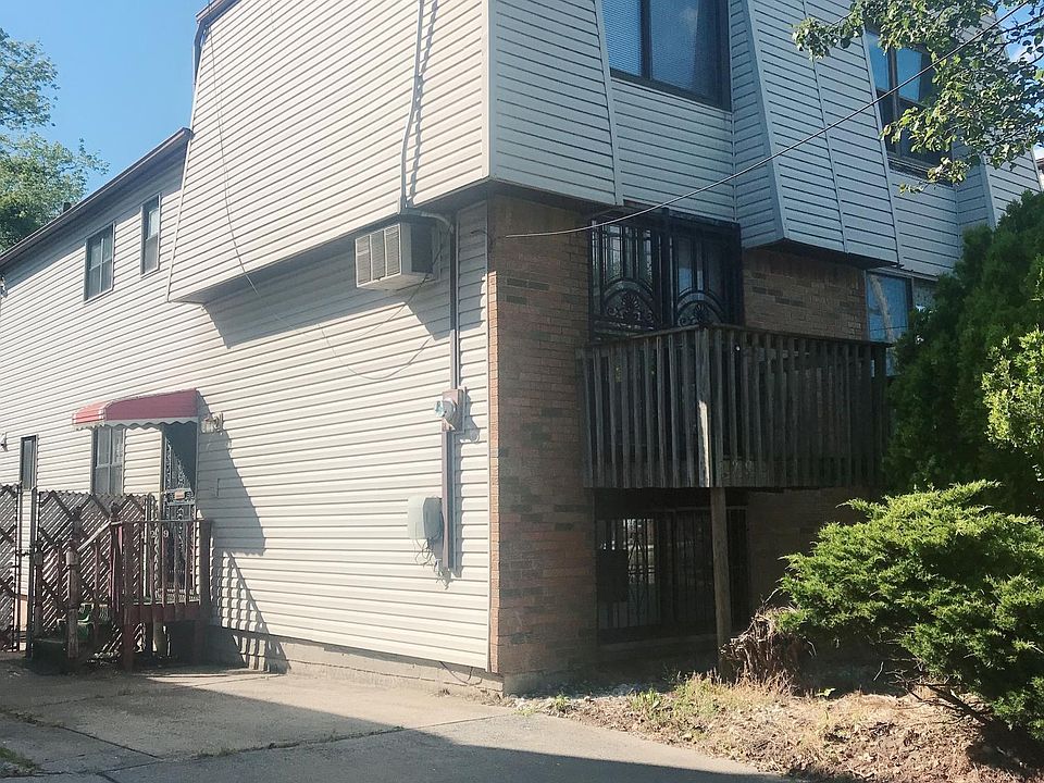 1st image of 129 Moreland St