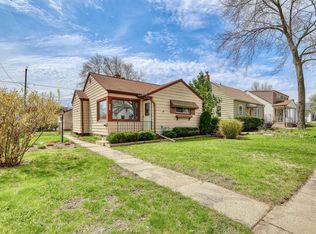 2833 E Van Norman Ave, Saint Francis, WI 53235