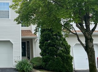 43 Winding Brook Rd, Hamburg, NJ 07419