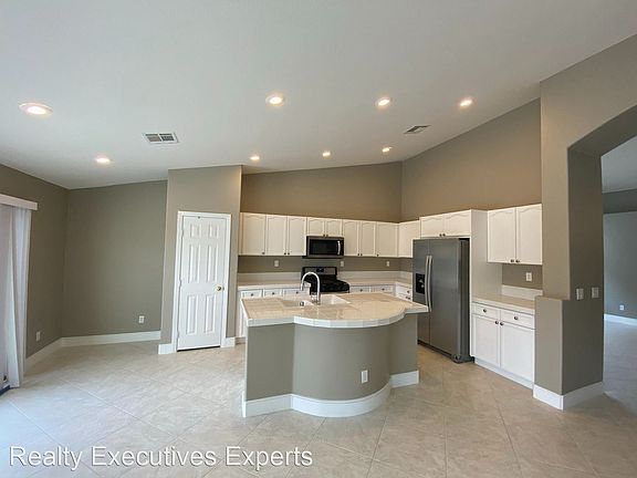 2nd image of 7359 Majestic Bluff Pl